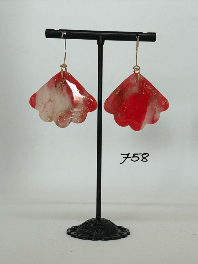 🌈Boucles d’oreilles pétales rouges – pâte polymère & touches dorées - Réf. 758