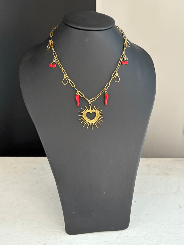 🌟 Collier "Soleil Sacré & Charms Rouges" - Fait main