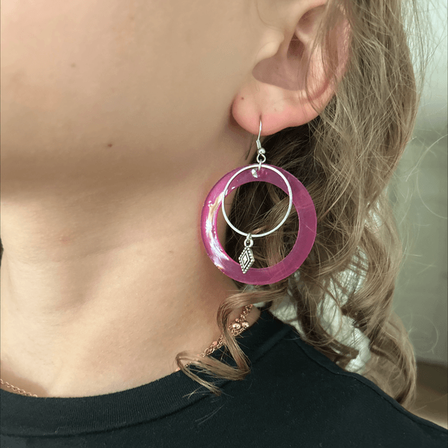🩷Boucles d'Oreilles Cercles Fuchsia & Charms – Réf. 308 