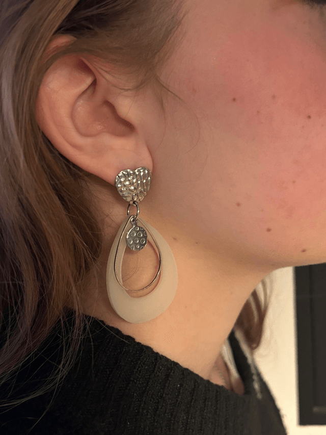 🤍Boucles d'Oreilles Argentées et Résine Beige - Réf. 646