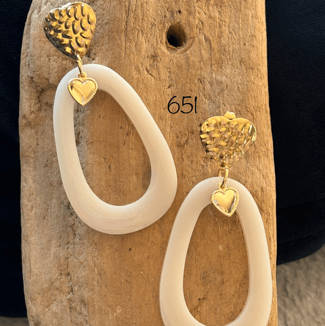 🤍Boucles d&#039;oreilles dorées et résine beige - Réf. 651